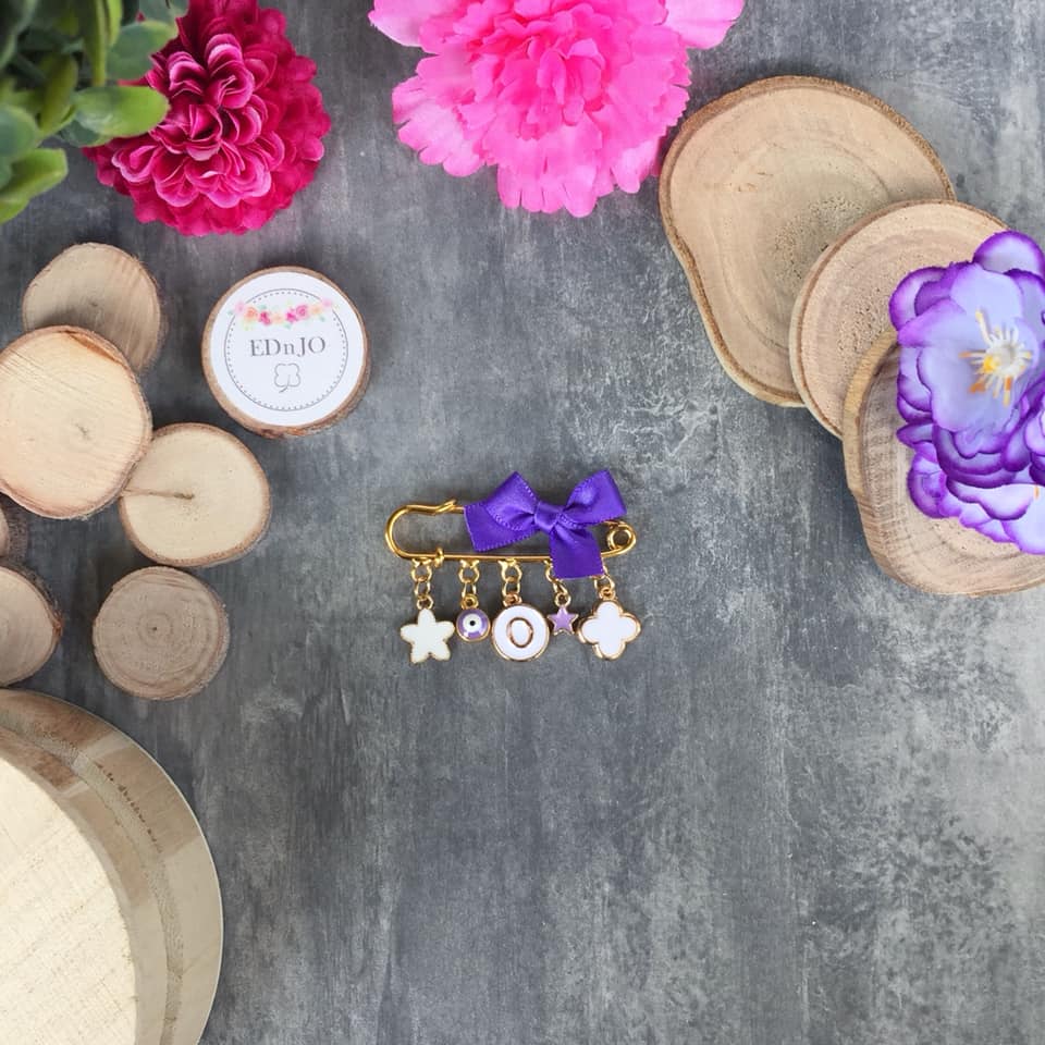 Broche Cadeau de naissance porte bonheur, broche personnalisée avec le prénom de bébé
