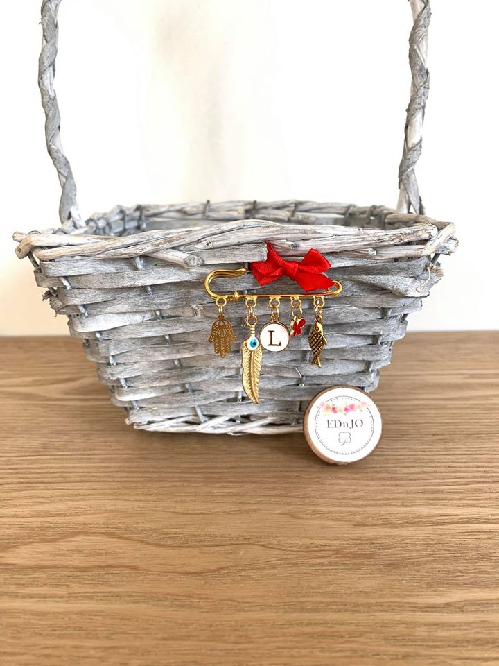 Broche Cadeau de naissance porte bonheur, broche personnalisée avec le prénom de bébé