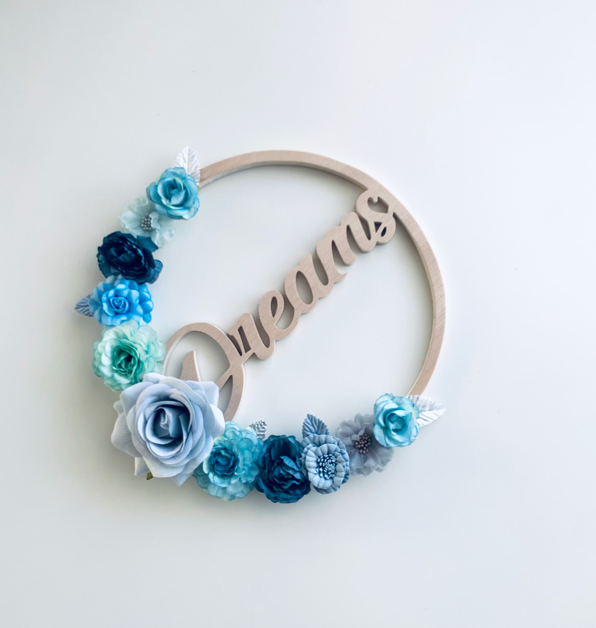 Couronne de Fleurs Couronne de fleurs, cercle fleuri personnalisé,prénom en bois, fait main en France, prenom en bois
